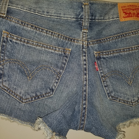 Levi studded shorts ♡ - Picture 2 of 4